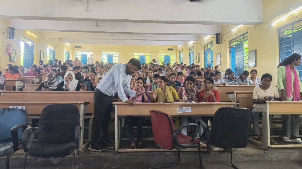 Empowering Youth Through MY Bharat: Interacts with Over 1,500 Students at Chas College